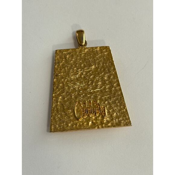 Vintage Celebrity Brand Gold Tone Pendant MCM  60's Egyptian Revival Style - Picture 2 of 2